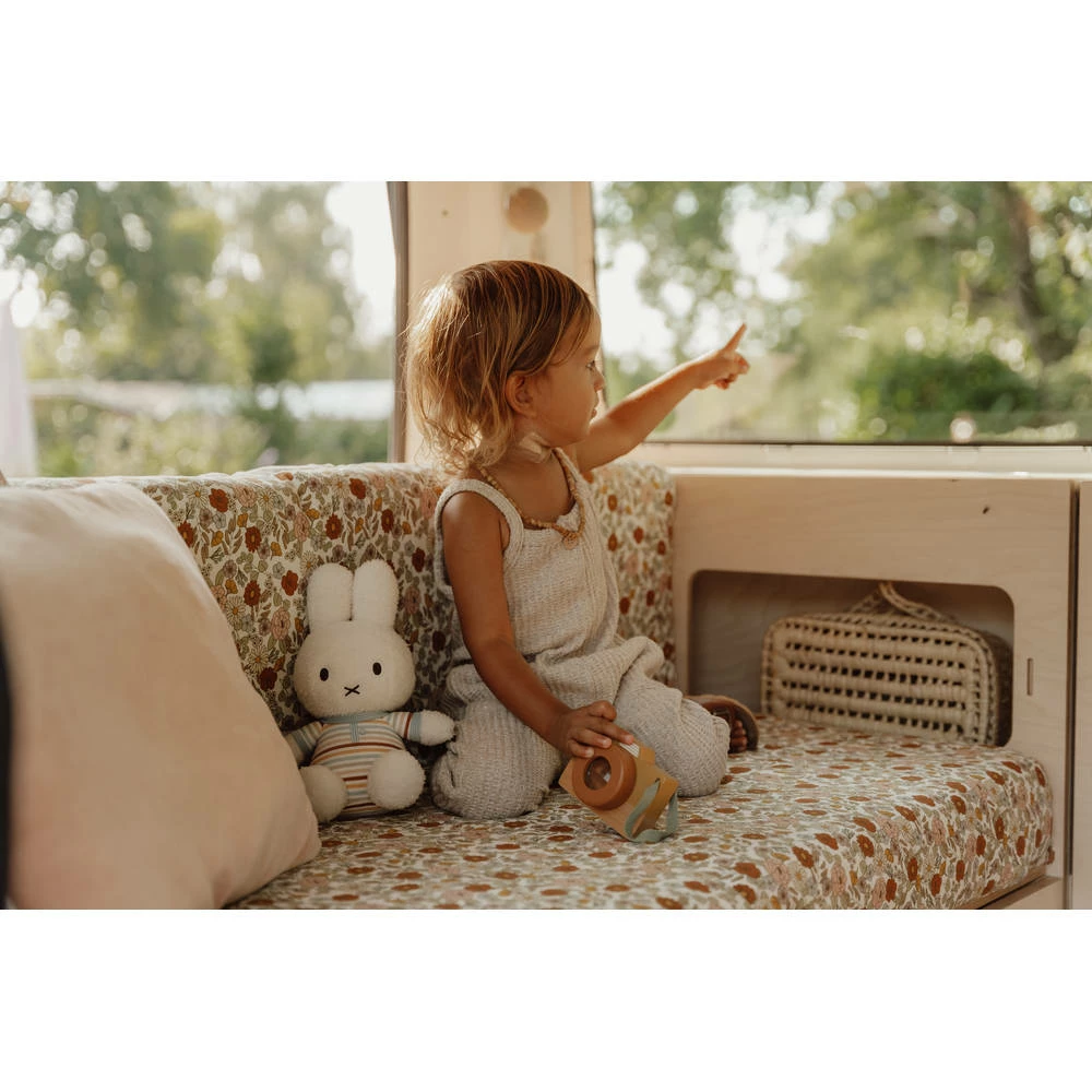 Nijntje X Little Dutch Vintage Sunny Stripes Knuffel - 25 Cm 2 Nijntje X Little Dutch Vintage Sunny Stripes Knuffel - 25 Cm - Afbeelding 2